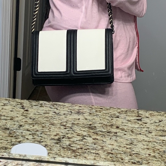 Handbag - Picture 4 of 4